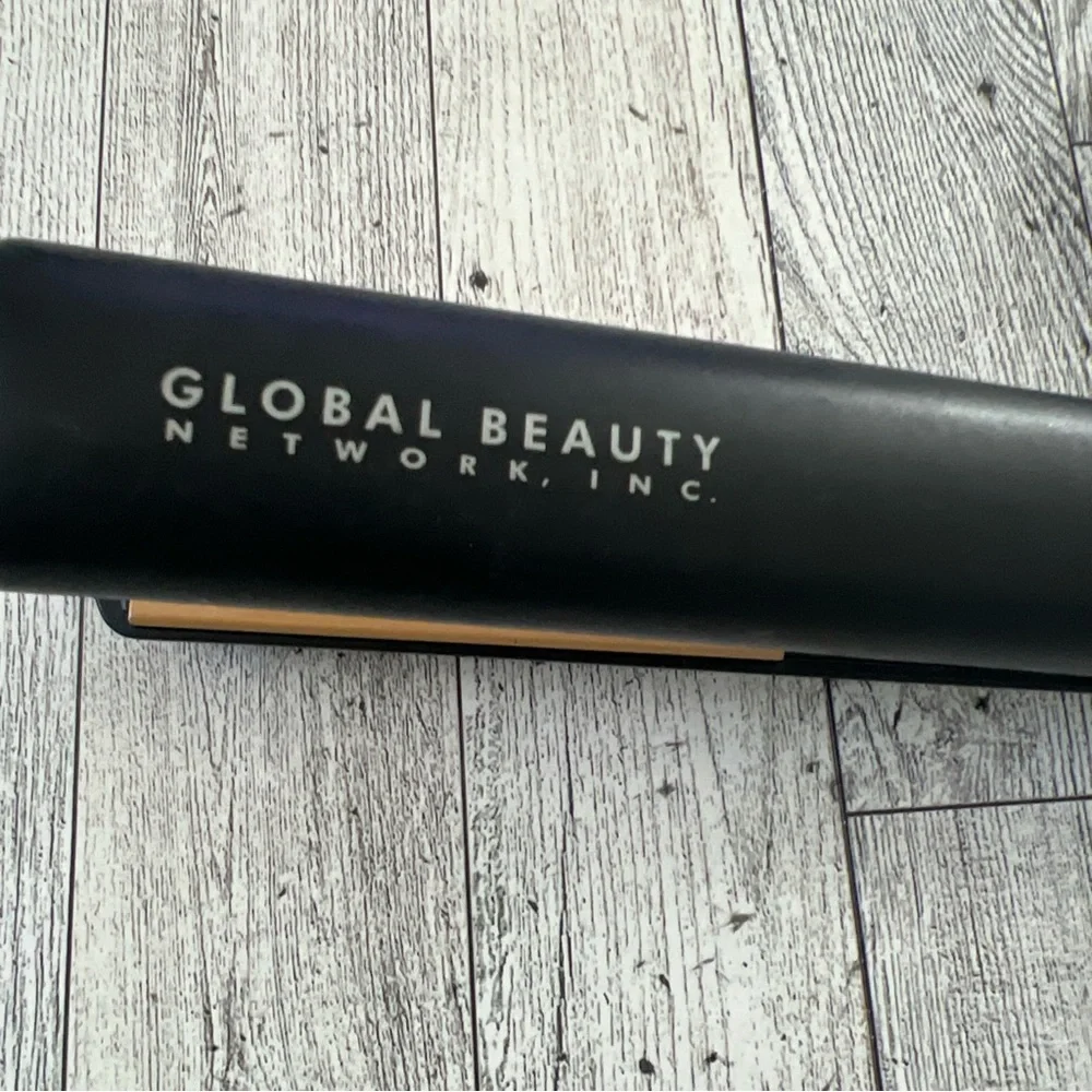 Chi Global Beauty Ceramic 1” Flat Iron Hair Straightener-Works